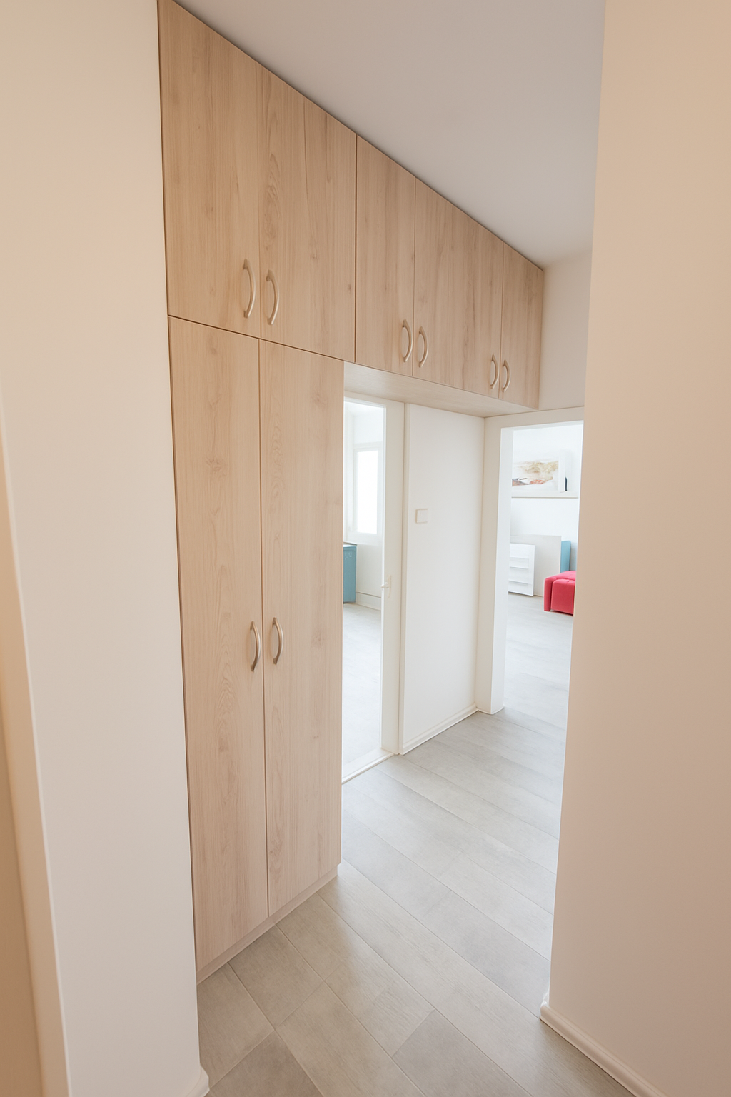 Skříň s nádstavci